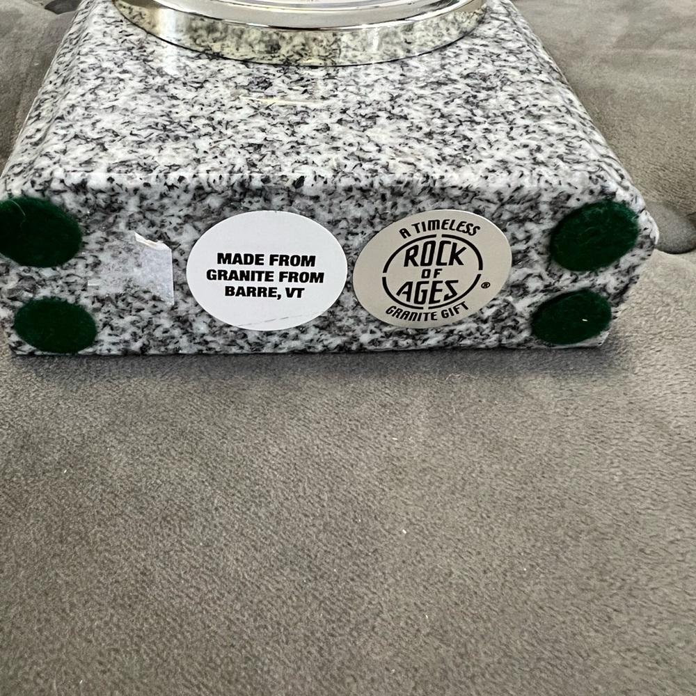 Granite Clock - Picture 3 of 3